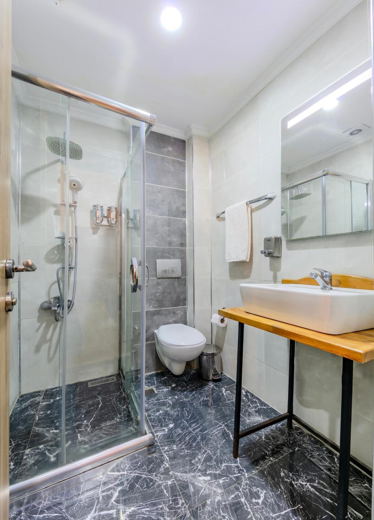 La Pazza Suites Istanbul Eksteriør billede
