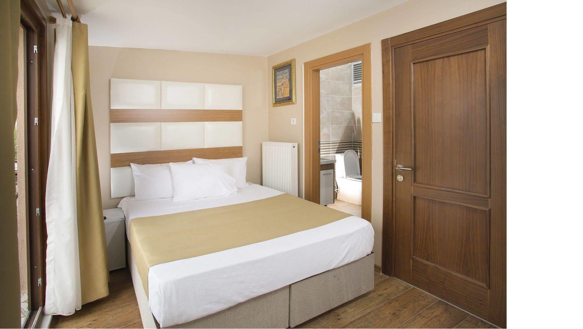 La Pazza Suites Istanbul Eksteriør billede